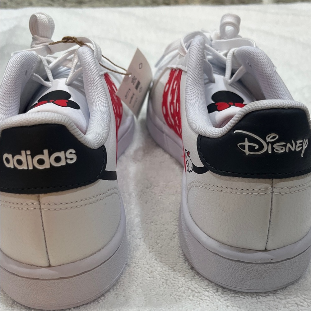 Adidas women’s Minnie Disney Shoes - Picture 6 of 9